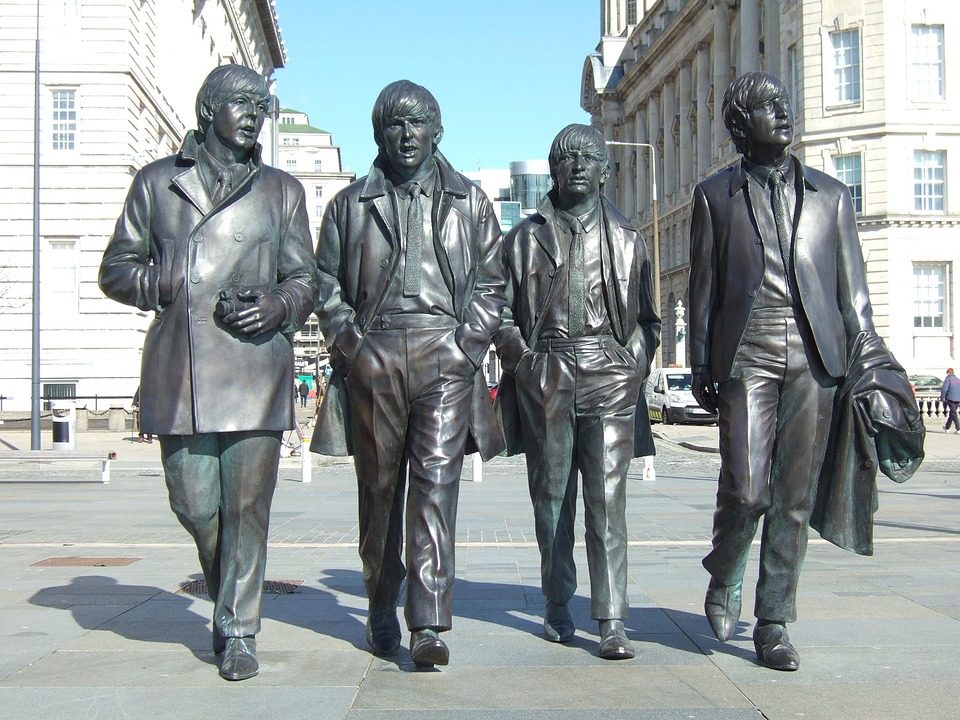statue of the beatles
